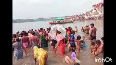 धार: धार जिले के खलघाट में सर्वपितृ अमावस्या पर नर्मदा तट पर उमड़े श्रद्धालु, हजारों ने किया तर्पण