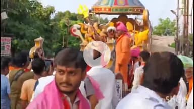 मेदिनीनगर (डालटनगंज): मेदिनीनगर में माता रानी की भव्य शोभायात्रा निकाली गई, भक्तिमय माहौल में उमड़ा जनसैलाब