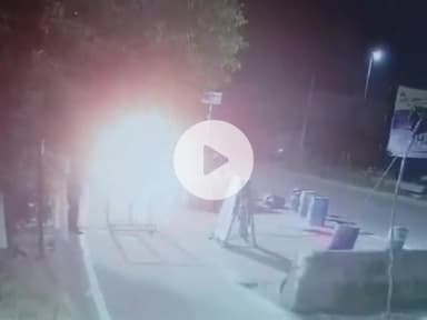 ਲੁਧਿਆਣਾ ਪੂਰਬੀ: ਲੁਧਿਆਣਾ ਦੇ ਲਾਡੋਵਾਲਾ ਵੀਆਈਪੀ ਲੇਨ ਵਿੱਚ ਟਰੱਕ ਦੀ ਟੱਕਰ, ਵੱਡਾ ਹਾਦਸਾ ਟਲਿਆ; ਸੀਸੀਟੀਵੀ ਫੁਟੇਜ ਸਾਹਮਣੇ ਆਈ