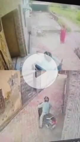 शामली: हरड़ फतेहपुर निवासी वायुसैनिक की मां की कुत्ते के काटने के बाद हुई मौत, परिजनों ने सरकारी डॉक्टरों पर लगाया आरोप