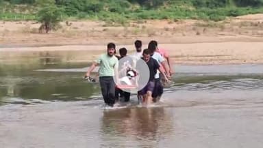 ગાંધીનગર: ધોળેશ્વર મહાદેવ પાસે મિત્રો સાથે નાહવા પડેલા એક યુવકનું નદીમાં ડૂબી જતાં મોત