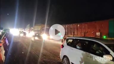 मुज़फ्फरनगर: नेशनल हाईवे NH-58 पर भीषण जाम के कारण वाहनों की लंबी कतार, टीपी नगर चौकी पुलिस यातायात व्यवस्था बनाने में जुटी