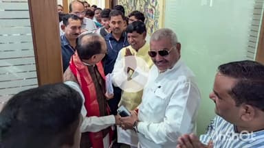 कुरवाई: भोपाल में विधायक हरि सिंह सपरे ने केंद्रीय मंत्री शिवराज सिंह चौहान से मुलाकात कर विभिन्न विषयों पर चर्चा की