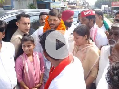 बीसलपुर: शहर के निजी बारात घर में सपा का PDA सम्मेलन हुआ, मुख्य अतिथि के रूप में सांसद नीरज मौर्य पहुंचे