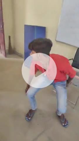 खतरनाक Student 😂🤣 #comedy #funny #mrindstar #youtubechannel #realfoolsbaji #public #funnyvideo #viral
@mrindstar