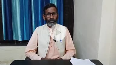 किसानों की विभिन्न समस्याओं को लेकर किसान नेता देवस्वरूप पटेल ने बरेली मंडलायुक्त को सौंपा ज्ञापन।