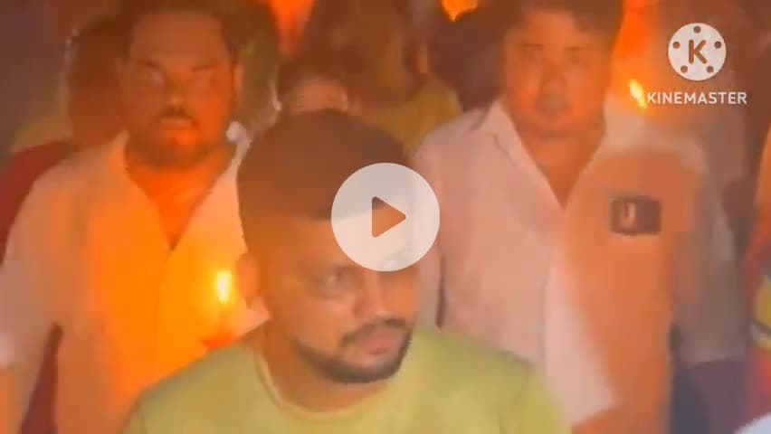 গোৰেশ্বৰ ভাগ: বাক্সাৰ গোৰেশ্বত ৰাইজে কান্দি কান্দি দেওবাৰে সন্ধিয়া মায়াবিনী গানেৰে জুবিন গাৰ্গক শ্ৰদ্ধাঞ্জলি জ্ঞাপন