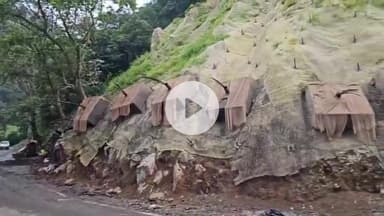 अक्कलकुवा: देवगोई घाटात दरड कोसळण्याच्या घटनांना ब्रेक लागणार, शासनाने अत्याधुनिक तंत्रज्ञान वापरत बसवली संरक्षण जाळी