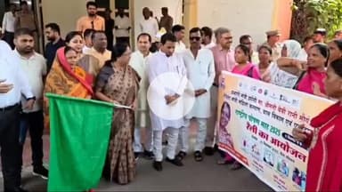झांसी: राष्ट्रीय पोषण माह 2025: मिशन शक्ति 5 के तहत जागरूकता रैली को प्रभारी मंत्री ने सर्किट हाउस में दिखाई हरी झंडी