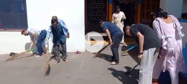 सोलन: भारतीय जनता पार्टी सोलन शहरी मंडल ने सोलन के नरसिंह मंदिर में सफाई अभियान का आयोजन किया