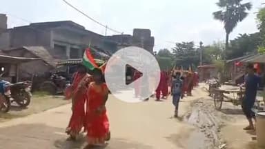 परिहार: परिहार में दुर्गापूजा के अवसर पर निकली भव्य कलश शोभायात्रा, श्रद्धालुओं की उमड़ी भीड़