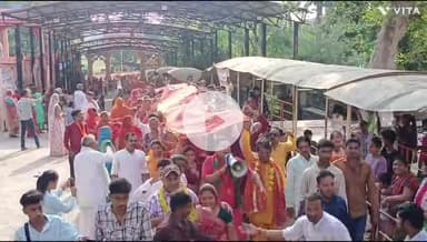 बांसवाड़ा: उमराई गांव स्थित मां त्रिपुरा सुंदरी मंदिर में नवरात्रि का आगाज, मध्य प्रदेश के श्रद्धालुओं ने 5 किमी लंबी चुनरी चढ़ाई