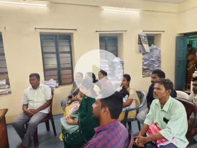 అశ్వాపురం: రేషన్ డీలర్లతో సమావేశమైన అశ్వాపురం తాసిల్దార్ మణిధర్