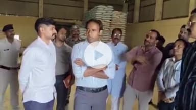 जैसीनगर: कलेक्टर ने किया जैसीनगर खाद वितरण केंद्र का निरीक्षण