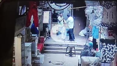 मथुरा: मथुरा में हेयर सैलून संचालक पर युवक ने किया तलवार से हमला