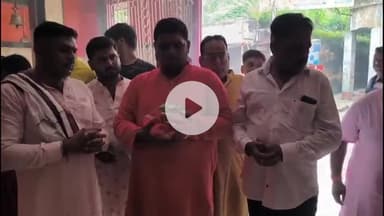 गिरिडीह: नवरात्र के पहले दिन नगर विकास मंत्री सुदिव्य कुमार सोनू गांधी चौक स्थित छोटकी काली मंडप पहुंचे, मां शैलपुत्री की आराधना की