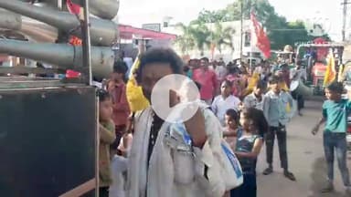 चंदेरी: नवरात्रि के पहले दिन चंदेरी की मुख्य सड़क पर धूमधाम से निकली मां काली की शोभायात्रा