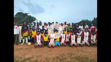 लोहरदगा: फुलसुरी पतरा टोली में शहीद शेख भिखारी फुटबॉल टूर्नामेंट का समापन, कांग्रेस प्रदेश प्रतिनिधि रहे मुख्य अतिथि