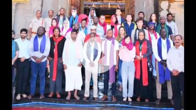 యాదగిరిగుట్ట: యాదాద్రి శ్రీ లక్ష్మీ నరసింహ స్వామి వారిని దర్శించుకున్న 25 దేశాలకు చెందిన 30 మంది ప్రతినిధుల బృందం