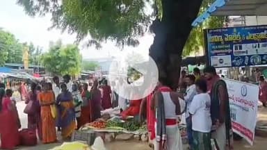 గుర్రంపోడు: మండల కేంద్రంలో సీజనల్ వ్యాధుల పట్ల అప్రమత్తంగా ఉండాలని వైద్య ఆరోగ్యశాఖ ఆధ్వర్యంలో కళాబృందం ప్రదర్శన