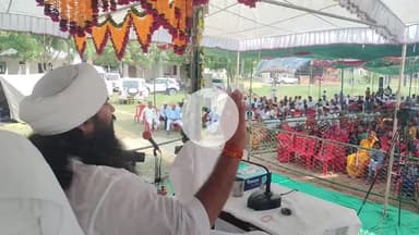 मड़ियाहू: युवाओं से नशे की लत से दूर रहने की अपील की पंकज जी महाराज ने