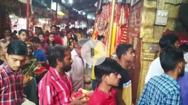 जौनपुर: शारदीय नवरात्रि के प्रथम दिन हजारों भक्तों ने मां के दरबार में मत्था टेका