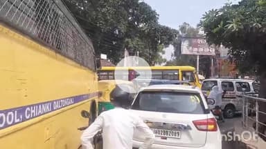 मेदिनीनगर (डालटनगंज): जीएसटी दरों में कटौती से मेदिनीनगर के बाजारों में लौटी रौनक, ग्राहकों की भीड़ से शहर में लगा जाम