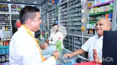 दुर्ग: भिलाई में विधायक ने जीएसटी सुधार पर व्यापारियों को गुलाब भेंट कर दी जीएसटी बचत की बधाई