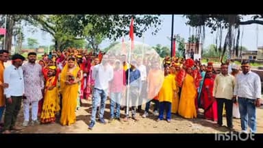 पतरातू: पतरातु चैनगढ़ा के प्राचीन दुर्गा मंदिर से नवरात्र पर निकली कलश यात्रा, 150 महिलाएं हुईं शामिल