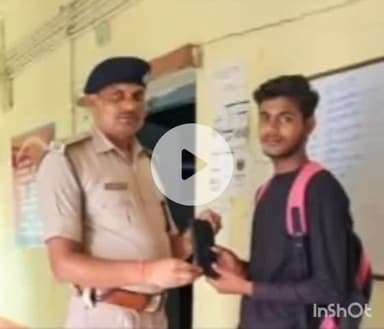 बेगूसराय: बलिया थाना पुलिस ने ऑपरेशन मुस्कान के तहत असली मालिक को मोबाइल सौंपा