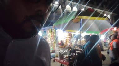 कानपुर सेंट्रल रेलवे स्टेशन गेट पर गंदे पानी का जल भराव है और यह आज का नहीं है हमेशा भरा रहता है Rana Sarkar Lodhi 🙏