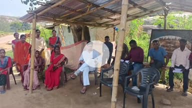 सेन्हा: लोहरदगा: भाजपा युवा मोर्चा के प्रदेश उपाध्यक्ष अजातशत्रु ने उगरा बस्ती का दौरा कर ग्रामीणों से ठगी की शिकायत सुनी