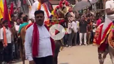 नवादा: नवादा के न्यू एरिया से नवरात्र के अवसर पर कलश यात्रा ढोल-नगाड़े के साथ निकली