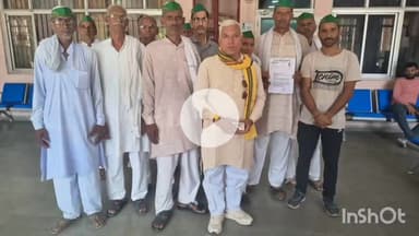 बागपत: भाकियू कार्यकर्ताओं ने टूटी सड़क को बनवाने की मांग को लेकर डीएम कार्यालय पर सौंपा ज्ञापन