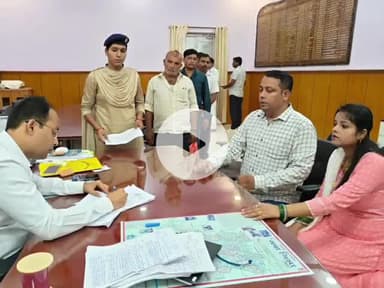 गया टाउन सीडी ब्लॉक: जिलाधिकारी शशांक शुभंकर ने जनता दरबार में 100 से अधिक मामलों की सुनवाई की, अधिकारियों को दिए निर्देश