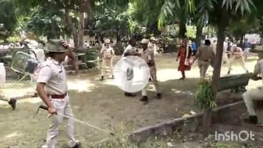 भीलवाड़ा: सीएम विजिट से पहले कलेक्ट्रेट पर बवाल, सांवरमल सुसाइड केस में प्रदर्शन कर रहे लोगों पर पुलिस ने किया लाठीचार्ज