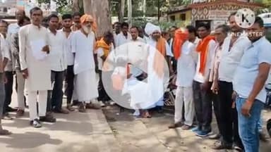 खुरई: भरछा: ग्रामीणों ने साधु से मारपीट मामले में एसडीएम से शिकायत कर कार्रवाई की मांग की