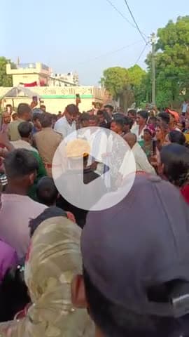 ek uwak mai fanshi laga kar karli atmhatya.