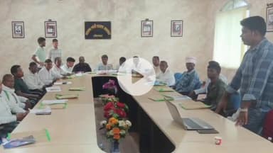 सेन्हा: सेन्हा के महात्मा गांधी सभागार में ग्राम प्रधानों को पेशा कानून और विकास कार्यों पर विशेष प्रशिक्षण दिया गया