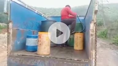 गोपद बनास: सीधी जिले के मझिगवा ग्राम में डीजल शिफ्टिंग का वीडियो वायरल, लोगों ने किया विरोध