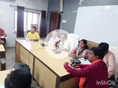 बांसवाड़ा: तलवाड़ा पंचायत समिति सभागार में विधायक मीणा ने अधिकारियों और कर्मचारियों के साथ की बैठक