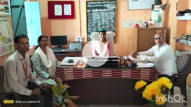 खेरागढ़: मिशन शक्ति कार्यक्रम के तहत एक छात्रा को बनाया गया एक दिन की प्रधानाध्यापिका