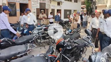 मुज़फ्फरनगर: कचहरी परिसर में बेतरतीब खड़े 210 वाहनों का ट्रैफिक पुलिस ने किया चालान, वाहन स्वामियों में मचा हड़कंप