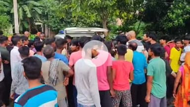 खड्डा: कुशीनगर परसौनी में टेंट हाउस में काम करते समय करंट की चपेट में आने से किशोर की मौत, परिजनों ने शव रखकर किया प्रदर्शन