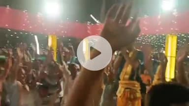 चेरिया बरियारपुर: मंझौल में सार्वजनिक दुर्गा पूजा समिति द्वारा आयोजित भागवत कथा एवं देवी महाआरती में उमड़ी भक्तों की भीड़