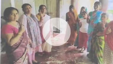 गोरौल: आगामी विधानसभा चुनाव को लेकर आंगनबाड़ी सेविकाओं ने रंगोली से मतदाताओं को किया जागरूक