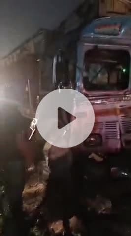 चौपारण: एनएचएआई की लापरवाही से चौपारण में दुर्घटना का खतरा