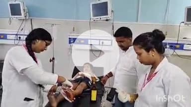 आरा: नवादा थाना क्षेत्र के प्राइवेट बस स्टैंड स्थित ओवर ब्रिज पर ऑटो ने बाइक सवार बच्ची को ठोकर मारी, जख्मी