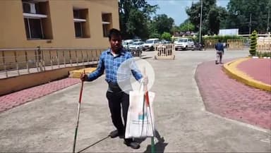 सागर नगर: दिव्यांग अर्जुन तीसरी बार कलेक्ट्रेट जनसुनवाई में, प्रमाण पत्र और पेंशन की लगाई गुहार