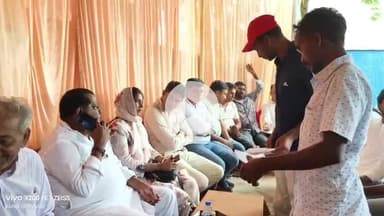 लोहरदगा: बरवा टोली विधायक कार्यालय में जनसुनवाई, विधायक रामेश्वर उरांव ने जनता को समस्याओं के समाधान का दिलाया भरोसा